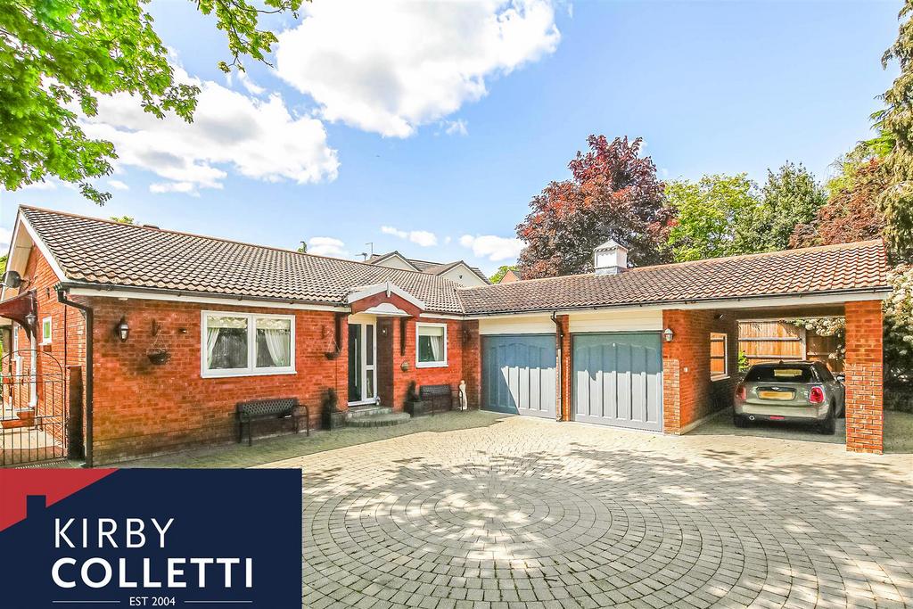 Springfields, Broxbourne 4 bed detached bungalow for sale £1,000,000