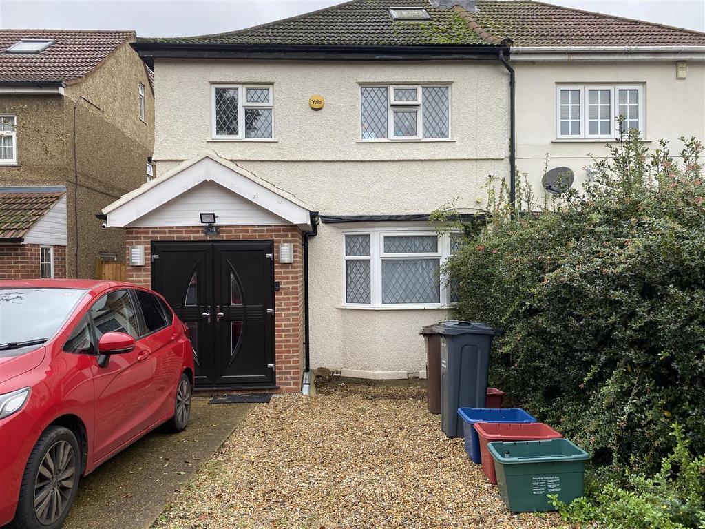 Jersey Road, Osterley 3 bed house to rent £3,500 pcm (£808 pw)