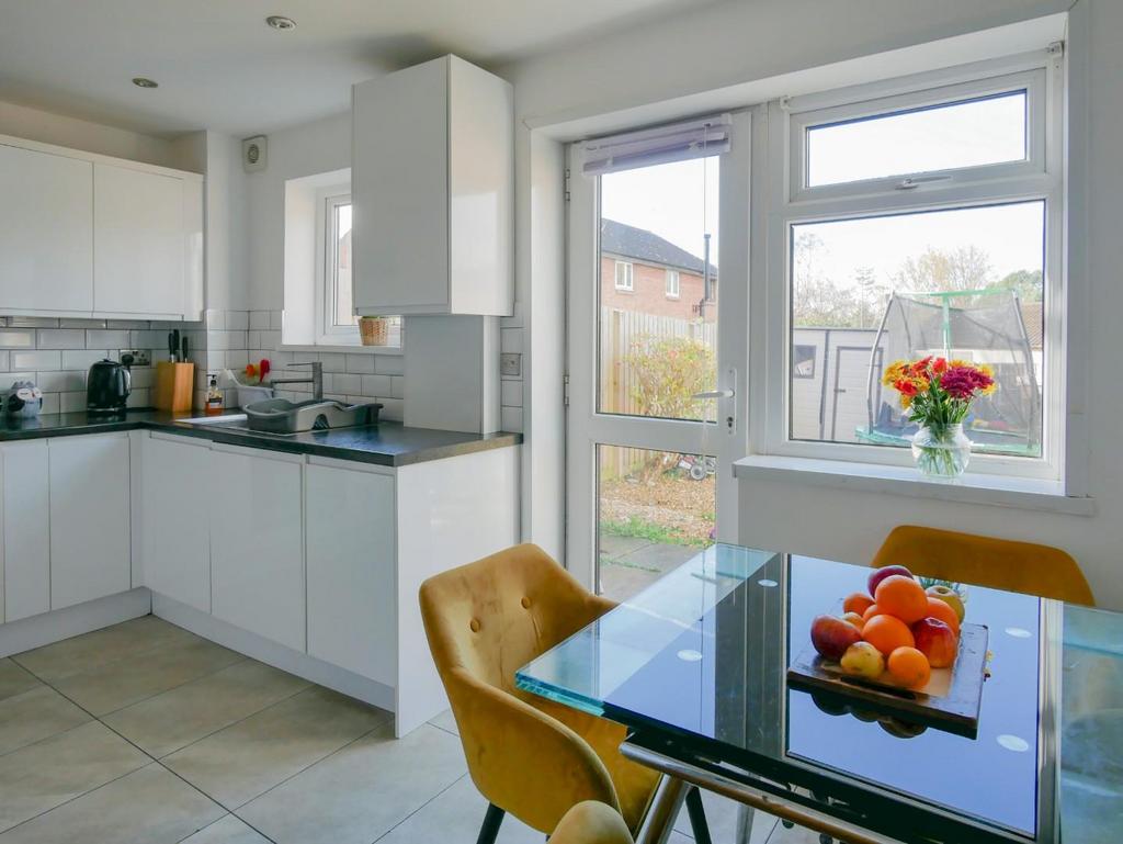 Kitchen/Dining
