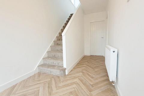 1 Stephenson Close, Glascote, Tamworth, B77 2DG