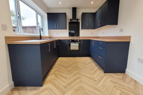 1 Stephenson Close, Glascote, Tamworth, B77 2DG