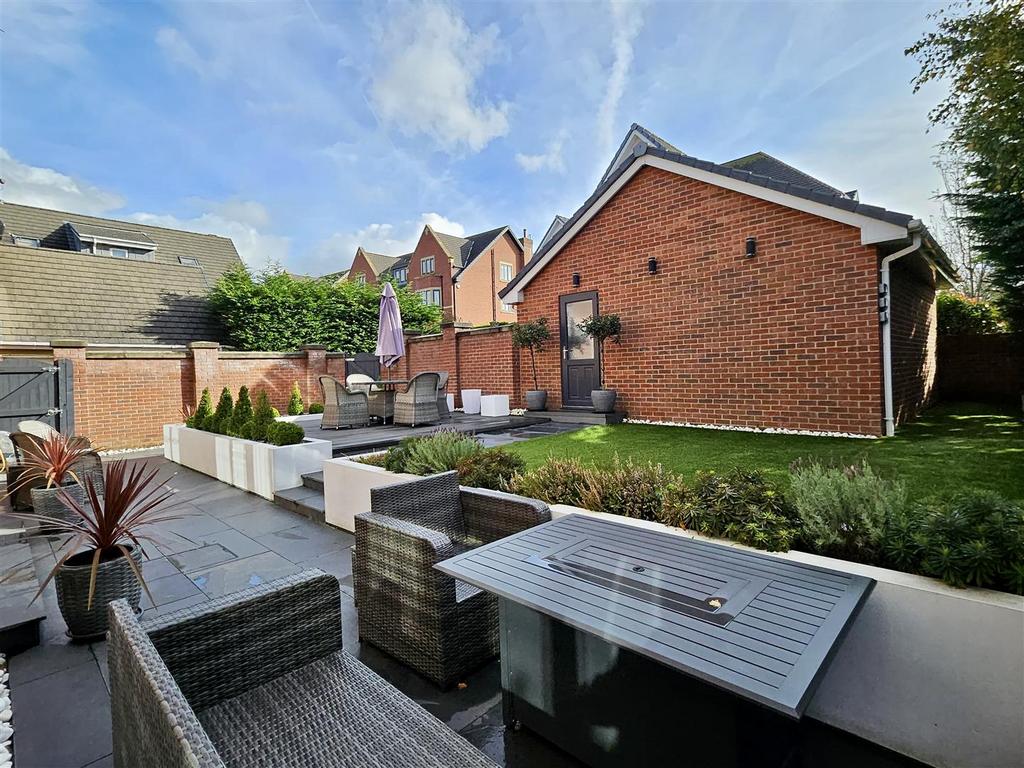 Victory Boulevard, Lytham 6 bed detached house for sale £895,000