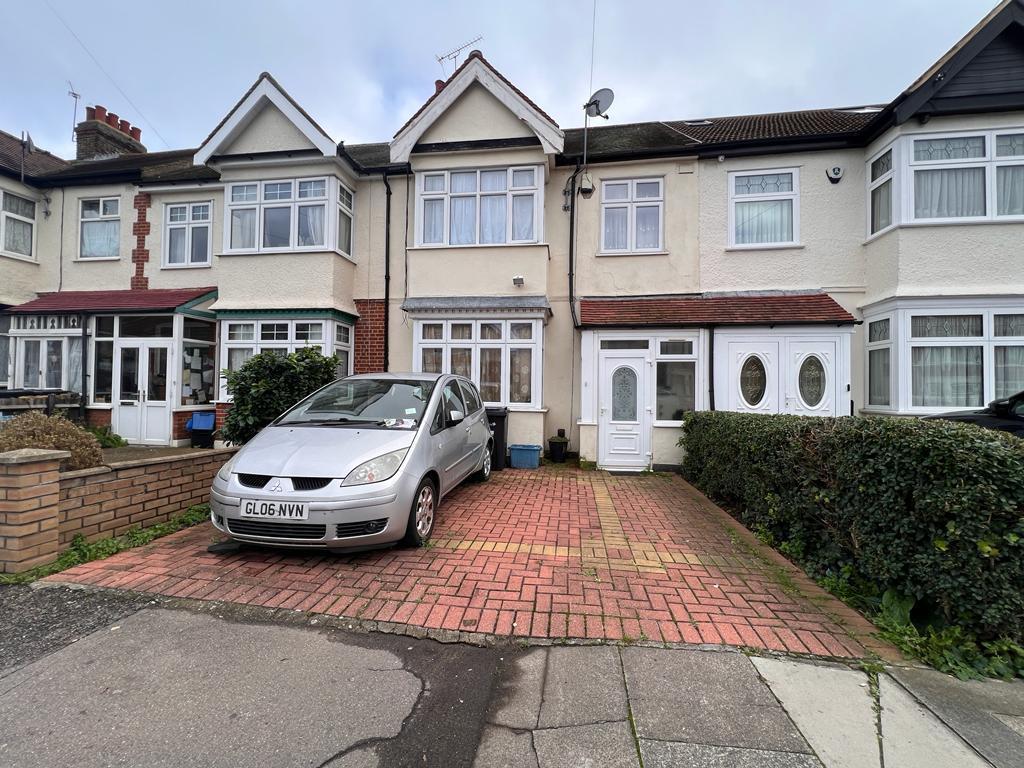 Pembroke Road, Ilford 3 bed house for sale £525,000