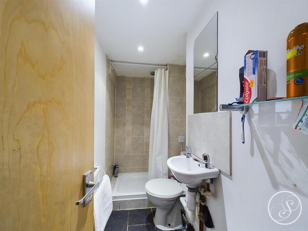 Lower Ground Floor Bathroom
