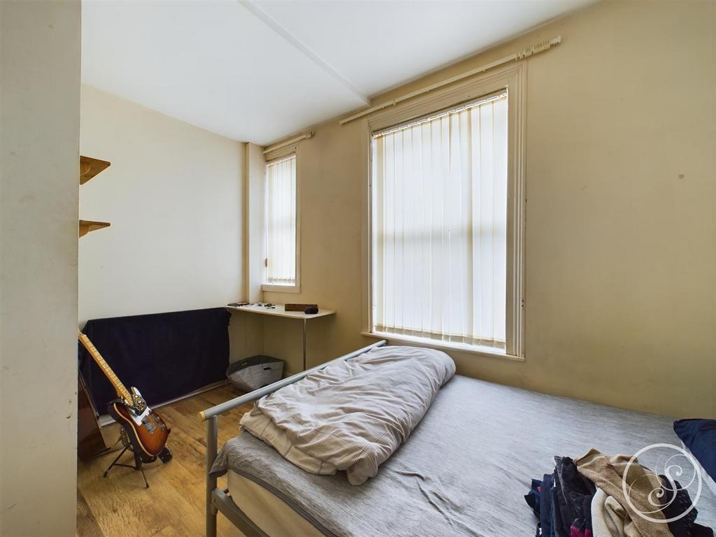 1st Floor Bed 1