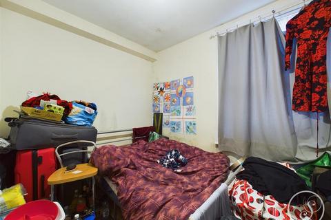 87 Harold Grove, Leeds, LS6 1LB