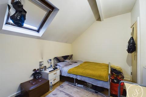87 Harold Grove, Leeds, LS6 1LB