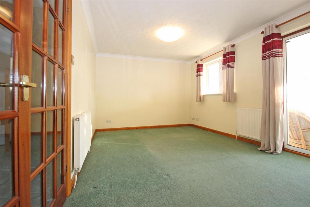 Hope Road, Ryde 3 bed semidetached house for sale £325,000