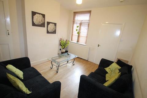 3 bedroom terraced house to rent, Gaul Street, Leicester