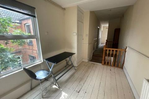 4 bedroom terraced house to rent, Howard Road, Leicester