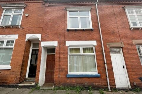 4 bedroom terraced house to rent, Hartopp Road, Leicester