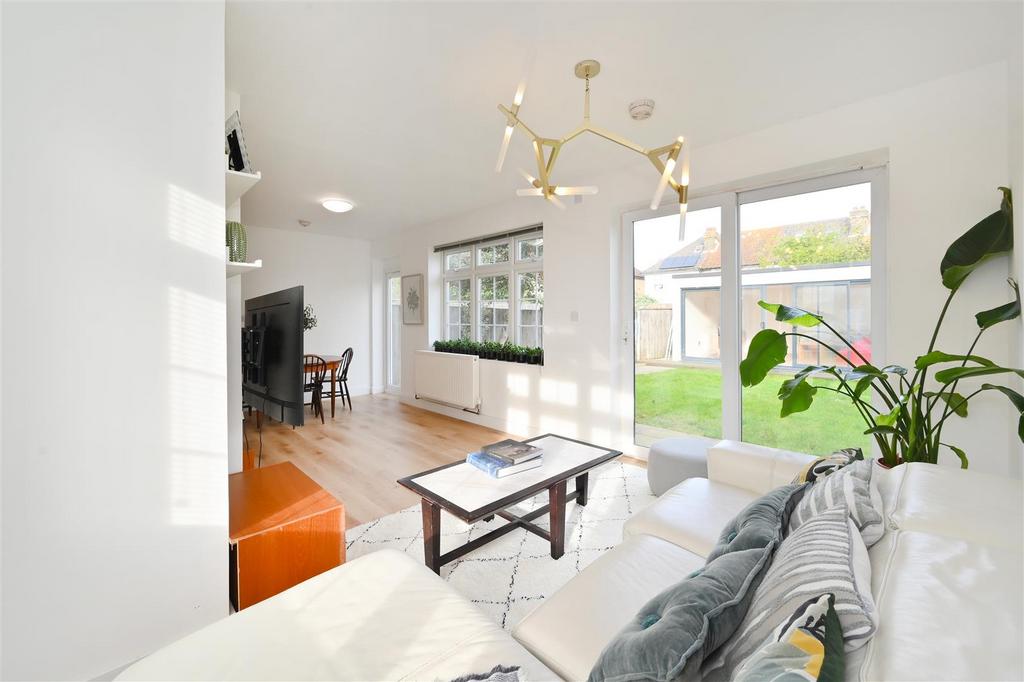 Manchester Road, Isle of Dogs, E14 3 bed semidetached house for sale