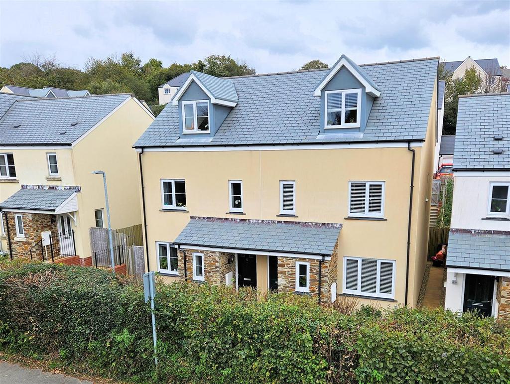Curlew Walk, St. Anns Chapel, Gunnislake 4 bed semidetached house for