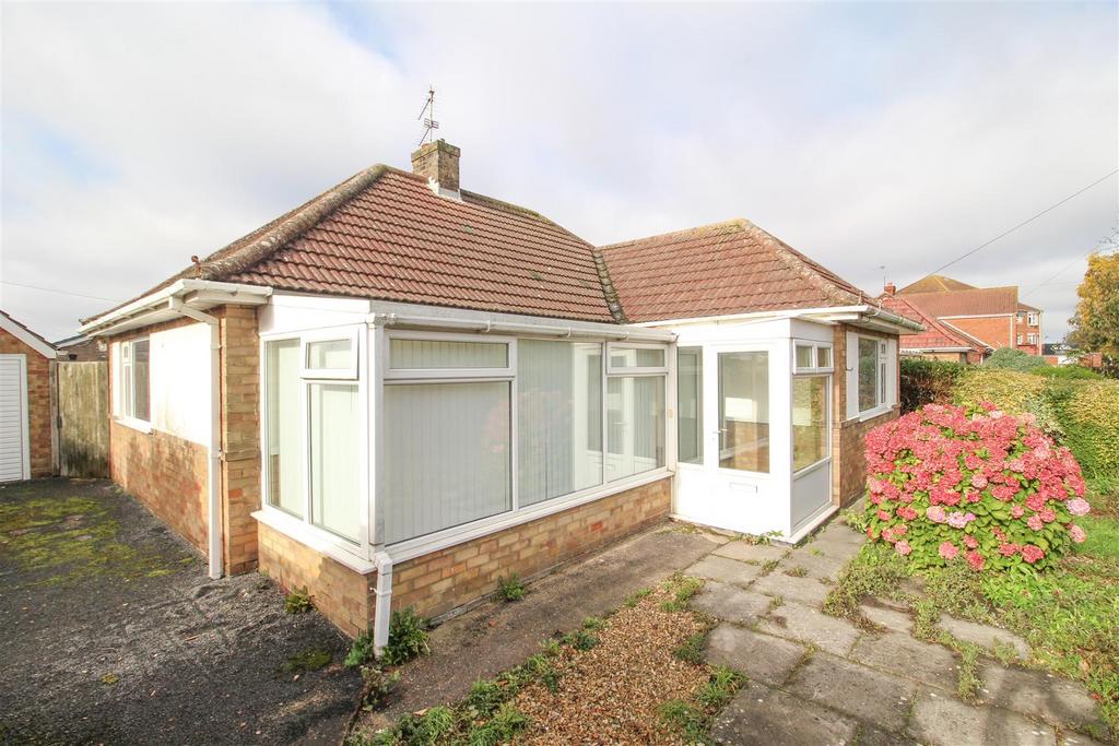 Ancaster Avenue, Chapel St. Leonards, Skegness 2 bed detached bungalow