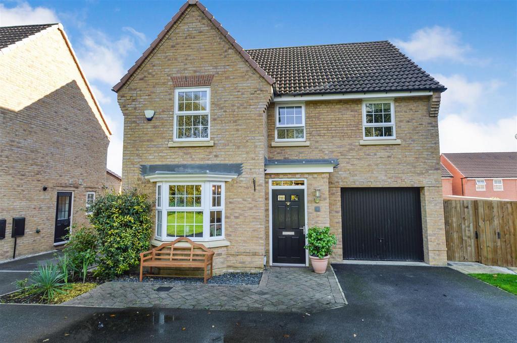 Lawrance Avenue, Anlaby, Hull 4 bed detached house for sale £365,000