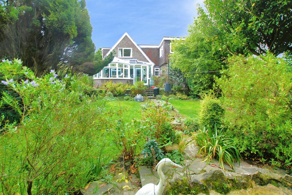Berwick Lane, Lympne, CT21 4 bed detached house for sale £580,000
