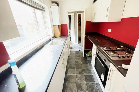 2 bedroom ground floor flat for sale - Stanhope Road, West Harton, South Shields, Tyne and Wear, NE33 4QZ