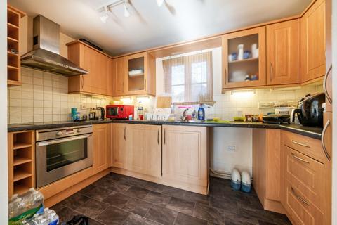 2 bedroom ground floor flat for sale - Shepherds Court, 23 Ash Avenue, Carterton, Oxfordshire, OX18