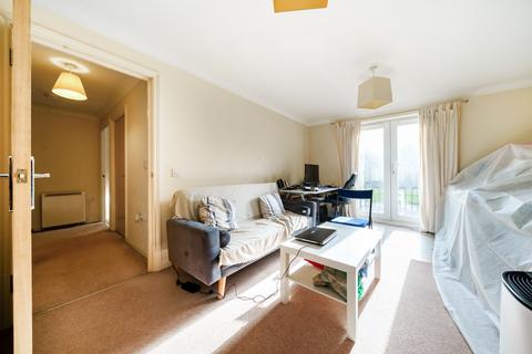 2 bedroom ground floor flat for sale - Shepherds Court, 23 Ash Avenue, Carterton, Oxfordshire, OX18