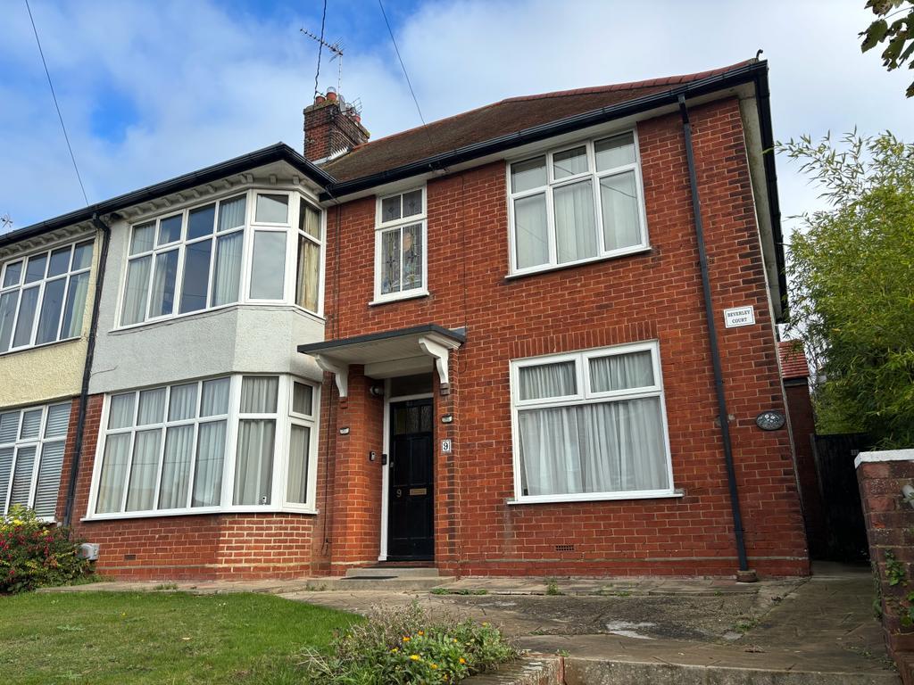 Bacton Road, Felixstowe 2 bed apartment to rent £850 pcm (£196 pw)