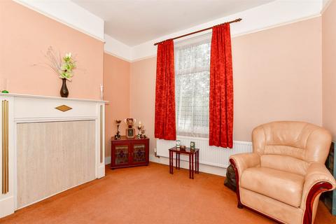 25 Glanville Road, Rochester, ME2 3EH