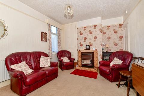 25 Glanville Road, Rochester, ME2 3EH