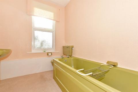 25 Glanville Road, Rochester, ME2 3EH