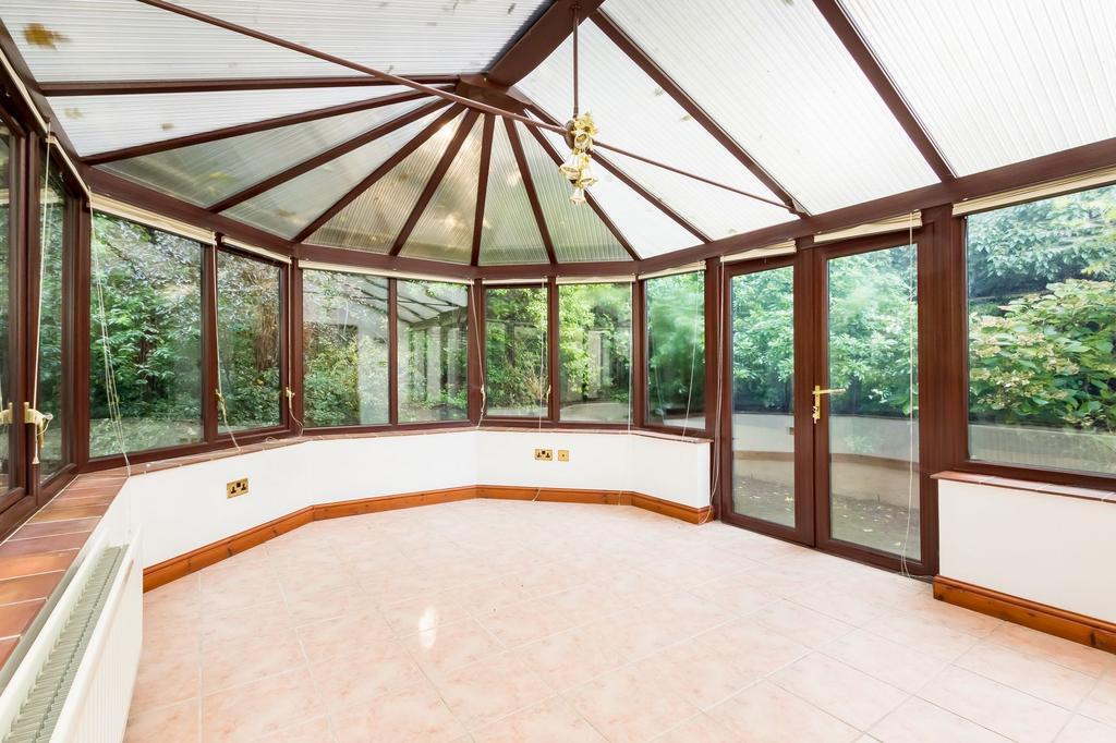 Nailsea, Bristol BS48 4 bed detached house for sale £499,950