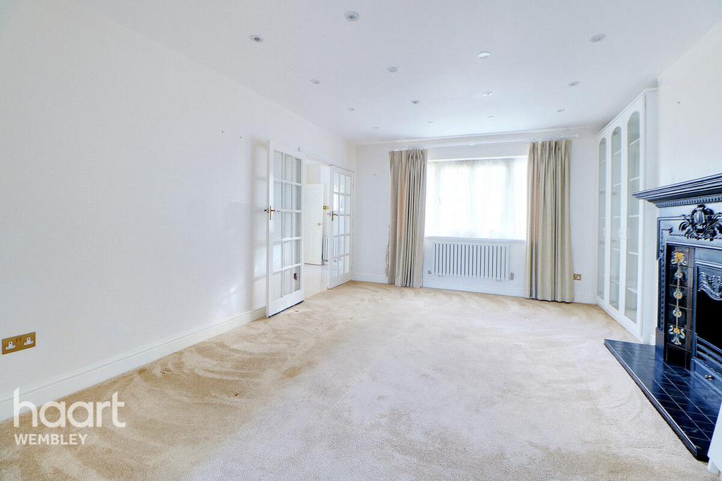 Salmon Street 5 bed detached house for sale £1,350,000