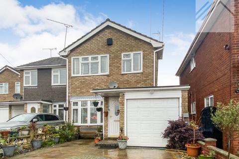 3 bedroom semi-detached house for sale, Central Wall, Canvey Island