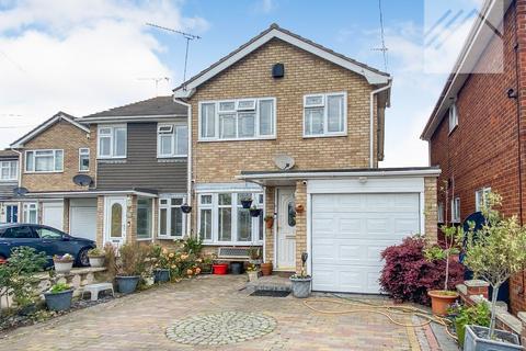 3 bedroom semi-detached house for sale, Central Wall, Canvey Island
