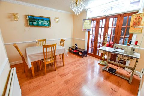 5 bedroom semi-detached house for sale, Clifford Avenue, Clayhall, Ilford, IG5