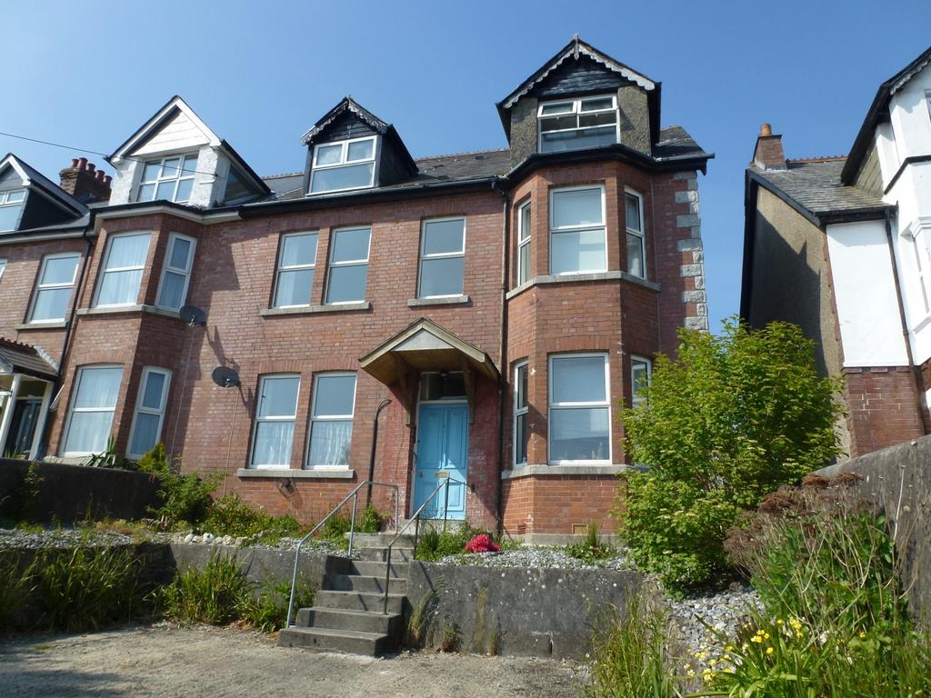 Flat 2, 8 Beacon Road, Bodmin, PL31 1AS 1 bed terraced house to rent