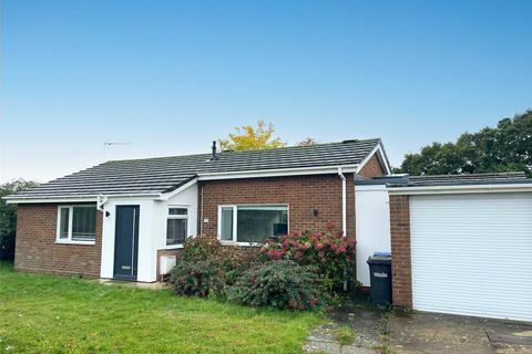 2 bedroom bungalow for sale - Chaplin Road, East Bergholt, Colchester, Suffolk, CO7
