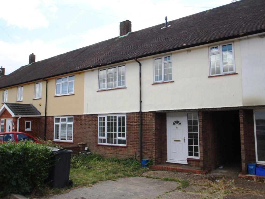 SouthDrift Way, Farley Hill, Luton, LU1 4 bed terraced house £1,350