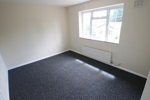 4 bedroom terraced house to rent, SouthDrift Way, Farley Hill, Luton, LU1