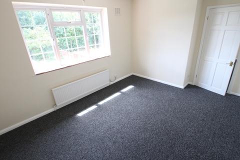 4 bedroom terraced house to rent, SouthDrift Way, Farley Hill, Luton, LU1