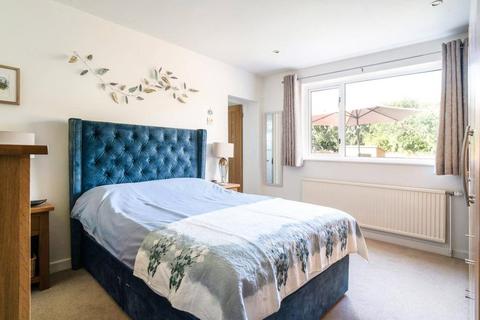 3 bedroom bungalow for sale - Ellenor Drive, Alderton, Gloucestershire, GL20