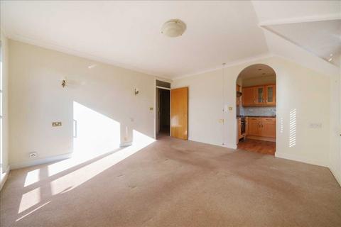 1 bedroom apartment for sale, Ash Lodge, Hartford Court, Hartley Wintney