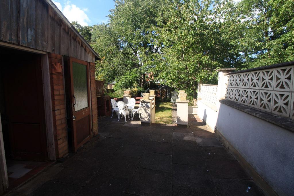 Photograph 11