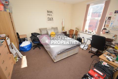 2 bedroom terraced house to rent, Harold Mount, Hyde Park LS6