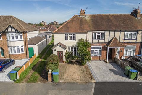 3 bedroom end of terrace house for sale, Garden Road, Walton-On-Thames, Surrey