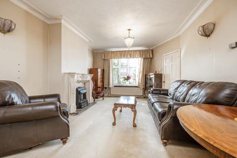 3 bedroom end of terrace house for sale, Garden Road, Walton-On-Thames, Surrey