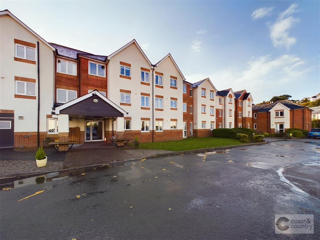 Marsh Road, Newton Abbot 2 bed ground floor flat for sale £175,000