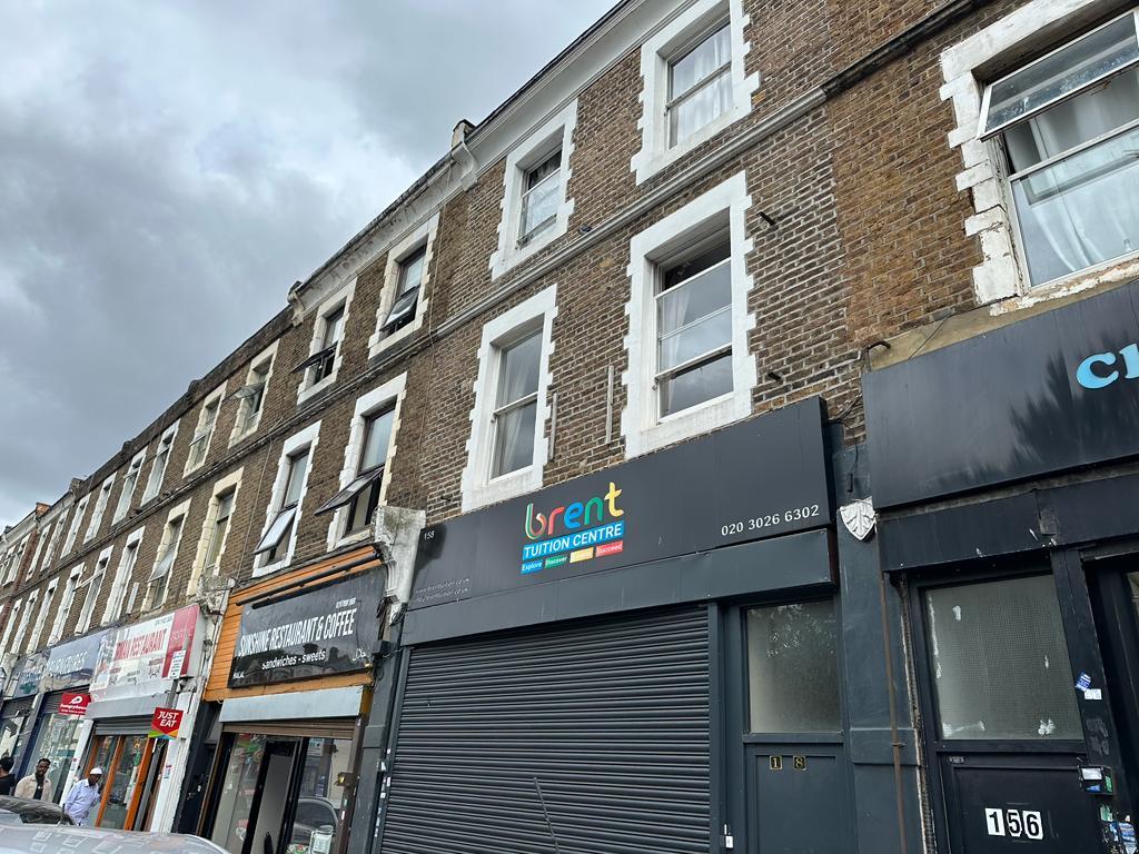 Shop to rent in NW10