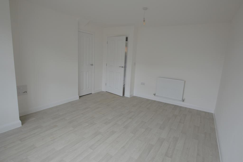 Larch Wood Avenue, Wimborne BH21 3 bed house to rent £1,700 pcm (£392 pw)