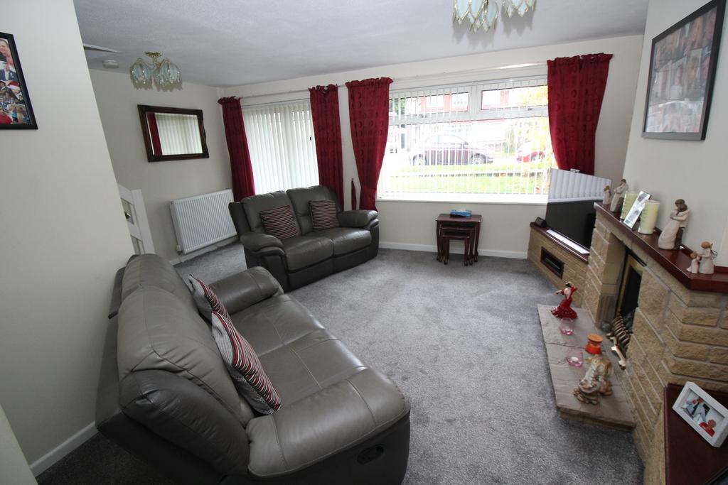 Iona Way Davyhulme 3 bed semidetached house for sale £265,000