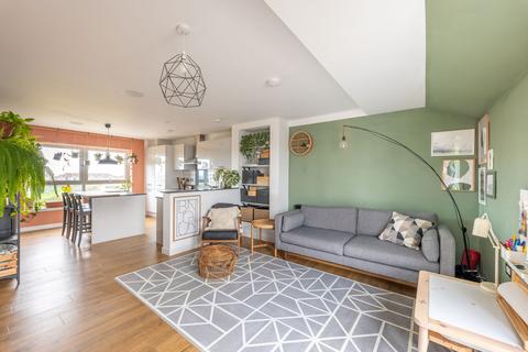 Flat 10, 3 Dalgety Road, Edinburgh, EH7 5FP