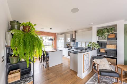 Flat 10, 3 Dalgety Road, Edinburgh, EH7 5FP