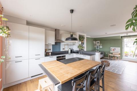 Flat 10, 3 Dalgety Road, Edinburgh, EH7 5FP